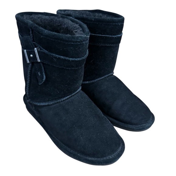 BearPaw Other - BearPaw Black Winter Boots. Size 4 Youth